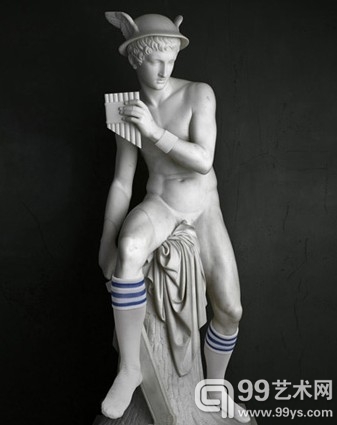 Elmgreen and Dragset，Mercury（Socks），2011